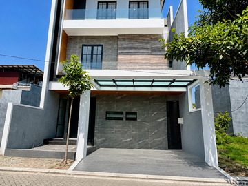 DIJUAL RUMAH CITRALAND UTAMA BARU GRESS 3LT 4KT MODERN MINIMALIS