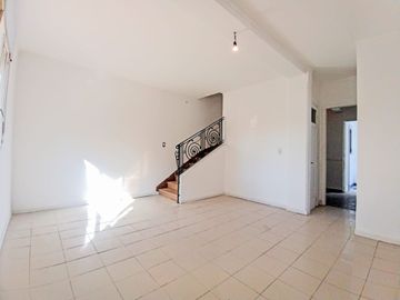 VENTA CASA 7 AMBIENTES EN LA PLATA COCHERA TERRAZA