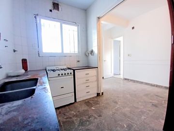 VENTA CASA 7 AMBIENTES EN LA PLATA COCHERA TERRAZA