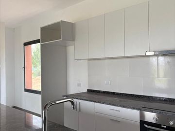 CASA EN VENTA A ESTRENAR LA FEDERALA, LOBOS