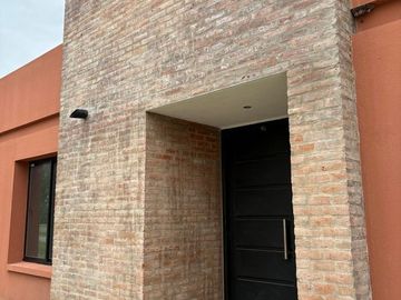 CASA EN VENTA A ESTRENAR LA FEDERALA, LOBOS