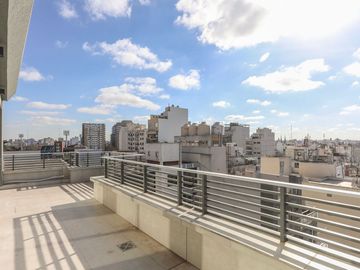 VENTA DEPARTAMENTO 2 AMB CABALLITO SUM PILETA