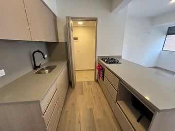 APARTAMENTO EN ARRIENDO UBICADO EN EL POBLADO SECTOR CUIDAD DEL RIO