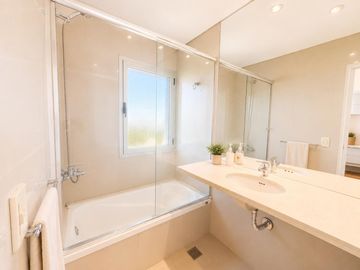 DEPARTAMENTO | VENTA | 3 AMBIENTES | BALCÓN ATERRAZADO | COCHERA | NORDELTA