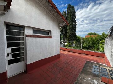 Vta casa 3 amb .dep cochera, jardin, trrza y blcon
