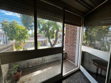 Vta casa 3 amb .dep cochera, jardin, trrza y blcon