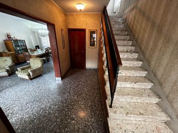 Vta casa 3 amb .dep cochera, jardin, trrza y blcon