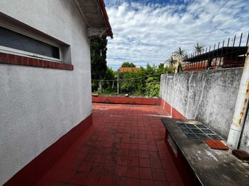 Vta casa 3 amb .dep cochera, jardin, trrza y blcon