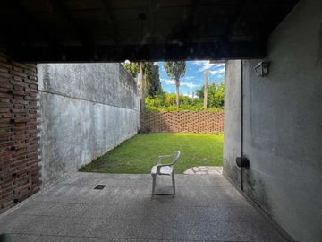 Vta casa 3 amb .dep cochera, jardin, trrza y blcon