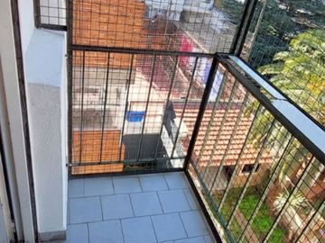 VENTA DEPARTAMENTO 3 AMB - CON BALCON  EN FLORES