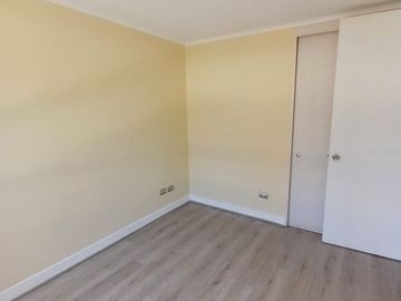 Departamento en Santa Victoria, Santiago Centro | Estacionamiento y Bodega