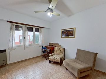 CASA EN VENTA 5 AMB FLORES / IDEAL TRES FAMILIAS!