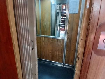 VENTA 4 Ambientes Ascensor y Toilette en Banfield