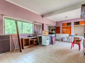 Venta Depósito- Galpón c/Vivienda Mataderos