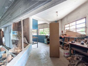 Venta Depósito- Galpón c/Vivienda Mataderos