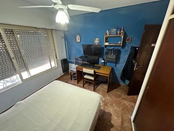 VENTA CASA 3 AMB + 2 DEPTOS. VILLA ADELINA