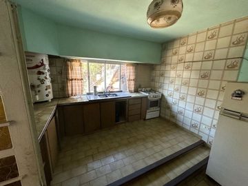 VENTA CASA 3 AMB + 2 DEPTOS. VILLA ADELINA