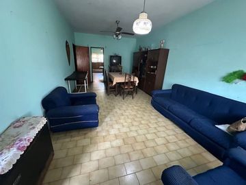 VENTA CASA 3 AMB + 2 DEPTOS. VILLA ADELINA