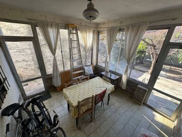 VENTA CASA 3 AMB + 2 DEPTOS. VILLA ADELINA