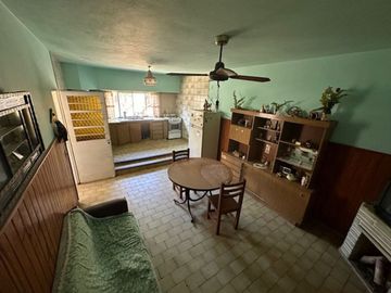 VENTA CASA 3 AMB + 2 DEPTOS. VILLA ADELINA