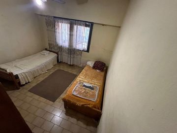 VENTA CASA 3 AMB + 2 DEPTOS. VILLA ADELINA