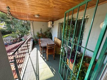 VENTA CASA 3 AMB + 2 DEPTOS. VILLA ADELINA