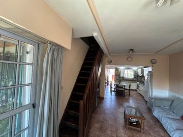 VENTA CASA 3 AMB + 2 DEPTOS. VILLA ADELINA