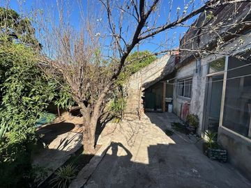 VENTA CASA 3 AMB + 2 DEPTOS. VILLA ADELINA