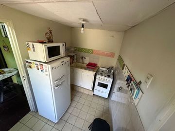 VENTA CASA 3 AMB + 2 DEPTOS. VILLA ADELINA