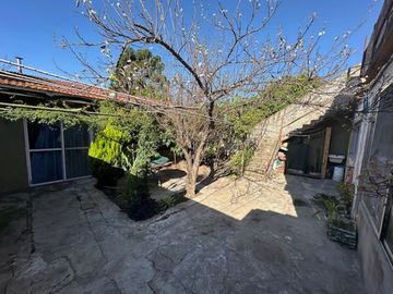 VENTA CASA 3 AMB + 2 DEPTOS. VILLA ADELINA