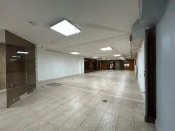 Venta Oficina 313m2-2 coch- Riv. Y Suip.