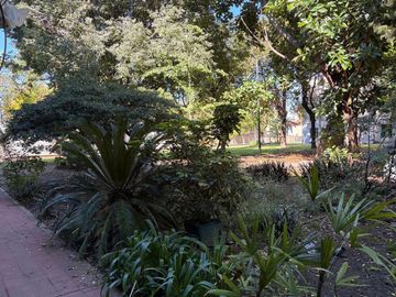 Venta 3 amb. tipo PH c/jardin/cochera en Flores