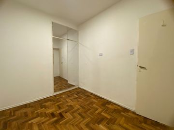 Venta Depto. 2 Amb. Caballito con Cochera Amoblado