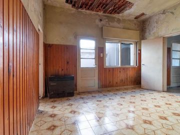 VENTA- CASA LOTE PROPIO- 4 AMBIE- PARQUE PATRICIOS