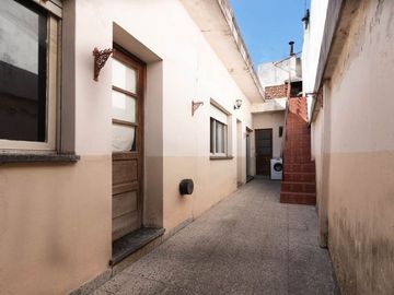 VENTA- CASA LOTE PROPIO- 4 AMBIE- PARQUE PATRICIOS