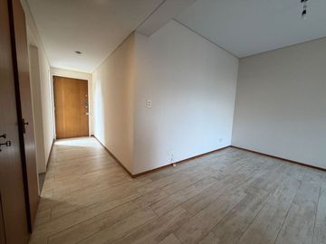 Venta Semipiso 3 amb al frente 5º Piso, Liniers