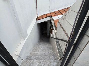 CASA- LOTE PROPIO-2 VIVIENDAS-EN BLOCK -MATADEROS