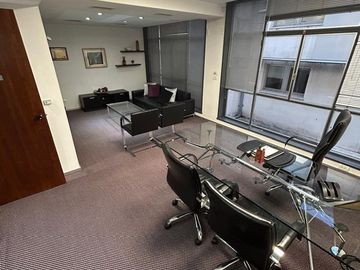 Oficina PREMIUM-Venta-2 Cocheras, Impecable-Centro