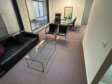 Oficina PREMIUM-Venta-2 Cocheras, Impecable-Centro