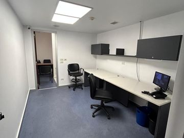 Oficina PREMIUM-Venta-2 Cocheras, Impecable-Centro