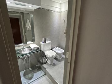 Oficina PREMIUM-Venta-2 Cocheras, Impecable-Centro