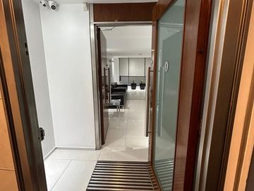 Oficina PREMIUM-Venta-2 Cocheras, Impecable-Centro