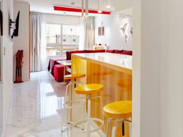 VENTA EN BLOCK 3 MONOAMBIENTES-BACK OFFICE COCHERA