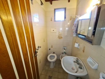 CHALET EN PH ESTILO ESPAÑOL 5 AMB. EN PIÑEYRO