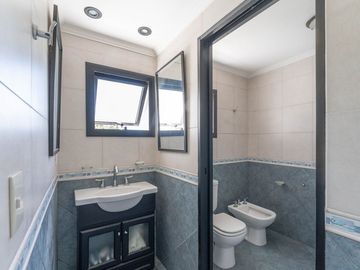VENTA . CASA - 5 AMB. B°. SANTA CLARA - TIGRE