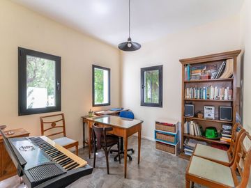 VENTA . CASA - 5 AMB. B°. SANTA CLARA - TIGRE