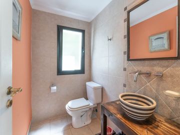 VENTA . CASA - 5 AMB. B°. SANTA CLARA - TIGRE