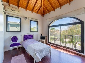 VENTA . CASA - 5 AMB. B°. SANTA CLARA - TIGRE