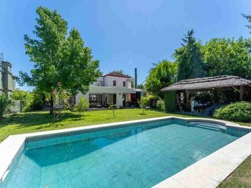 VENTA . CASA - 5 AMB. B°. SANTA CLARA - TIGRE