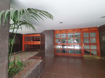 VENTA  4 AMBIENTES,  DEPENDENCIA  BALCÓN RECOLETA